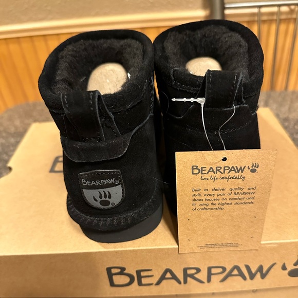 Bearpaw Women’s Shorty Suede Black Boots - Picture 6 of 13